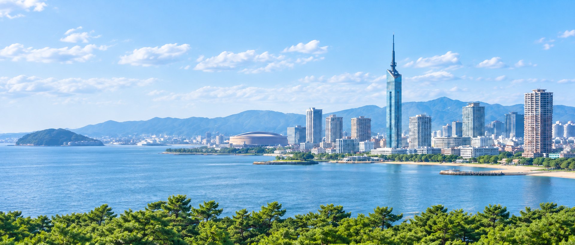 福岡タワーと百道浜を望む福岡市の街並み